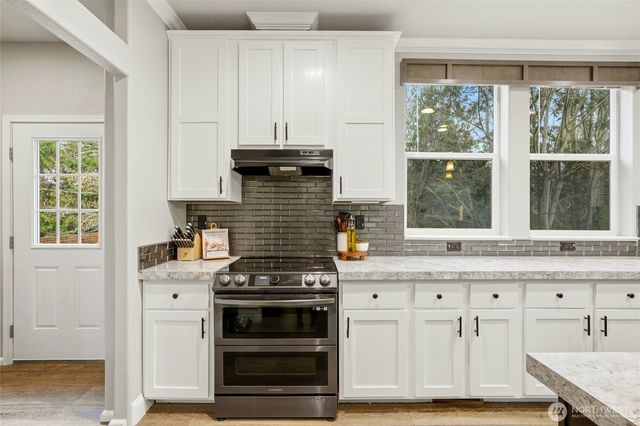 694 E Awa Lane, Camano Island, WA 98282