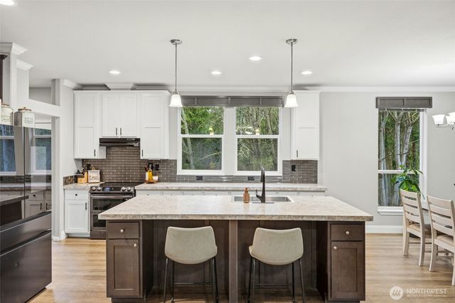 694 E Awa Lane, Camano Island, WA 98282