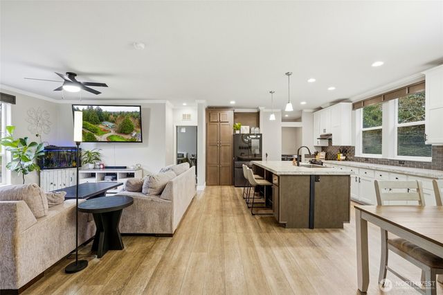 694 E Awa Lane, Camano Island, WA 98282