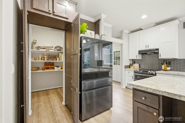 694 E Awa Lane, Camano Island, WA 98282