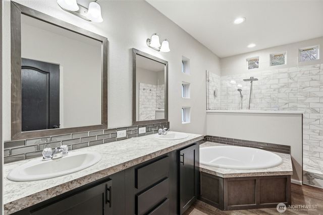 694 E Awa Lane, Camano Island, WA 98282