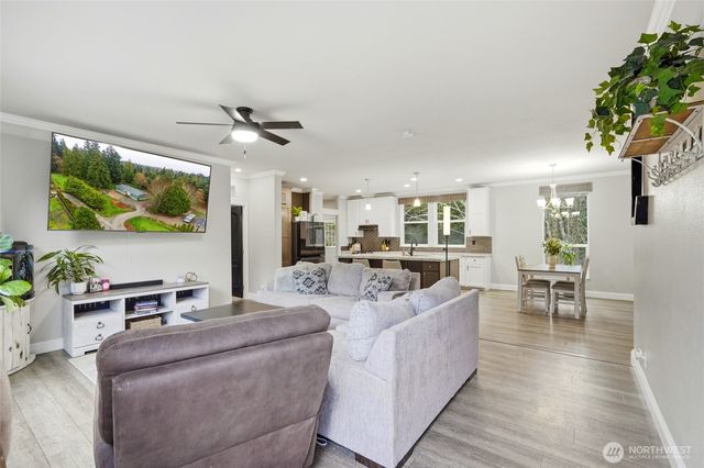 694 E Awa Lane, Camano Island, WA 98282