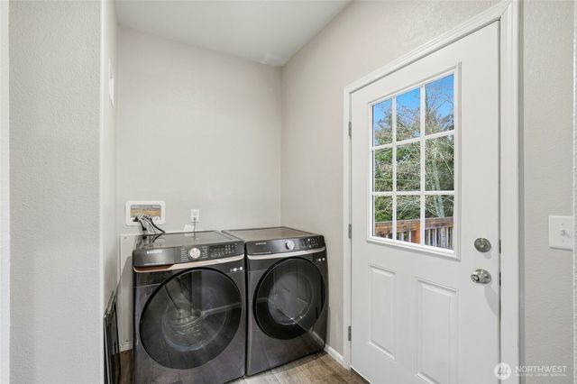 694 E Awa Lane, Camano Island, WA 98282