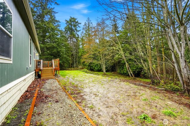694 E Awa Lane, Camano Island, WA 98282