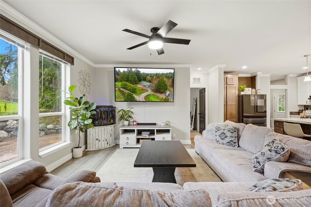 694 E Awa Lane, Camano Island, WA 98282