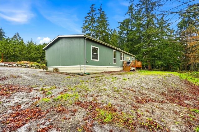 694 E Awa Lane, Camano Island, WA 98282