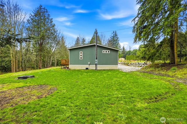 694 E Awa Lane, Camano Island, WA 98282