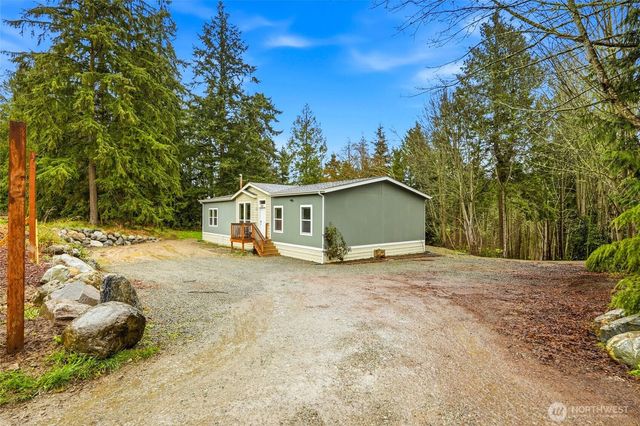 694 E Awa Lane, Camano Island, WA 98282