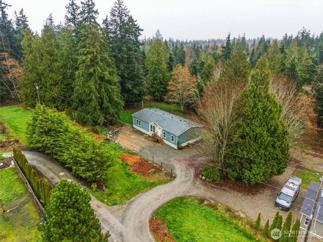 694 E Awa Lane, Camano Island, WA 98282