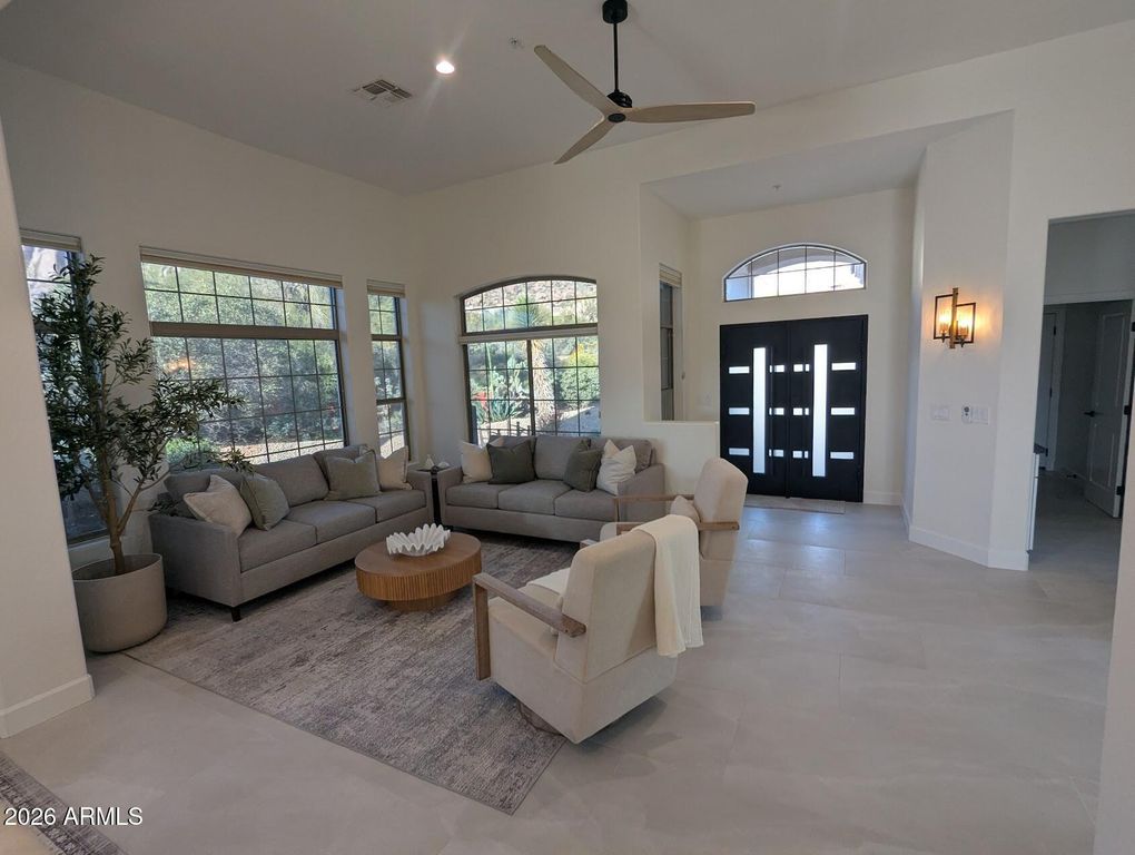 Image 4 of property listing at 11501 E DESERT WILLOW Drive, Scottsdale, AZ 85255