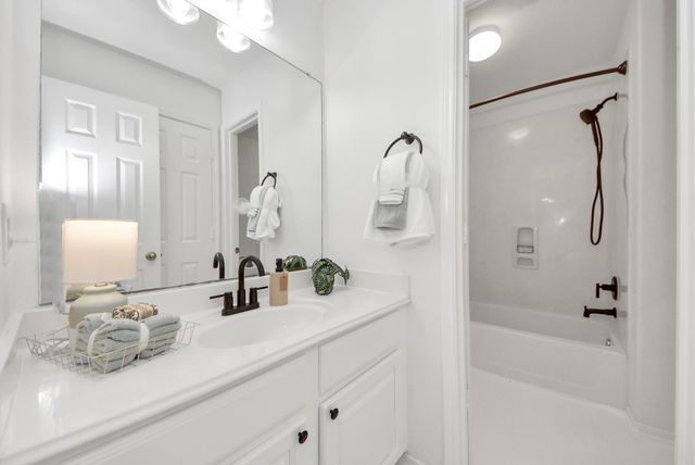 17714 Lakes Of Pine Forest Drive, Houston, TX 77084