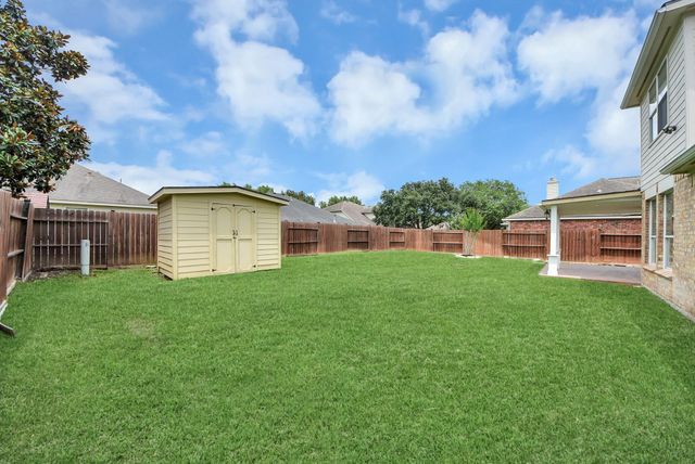 17714 Lakes Of Pine Forest Drive, Houston, TX 77084