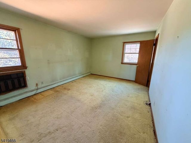 32 Lake Dr, Parsippany-troy Hills Twp., NJ 07005