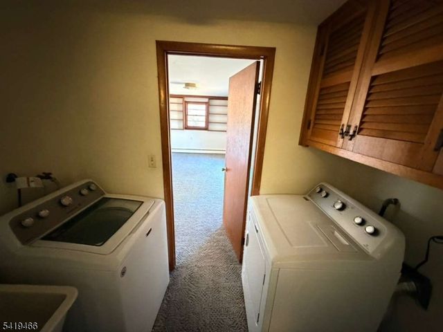 32 Lake Dr, Parsippany-troy Hills Twp., NJ 07005