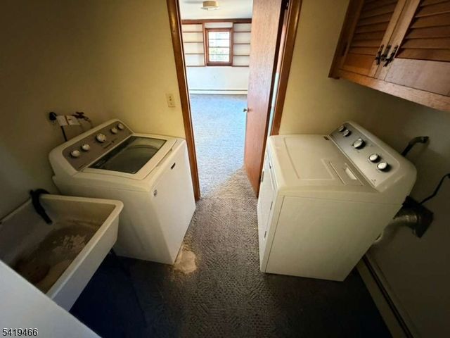 32 Lake Dr, Parsippany-troy Hills Twp., NJ 07005