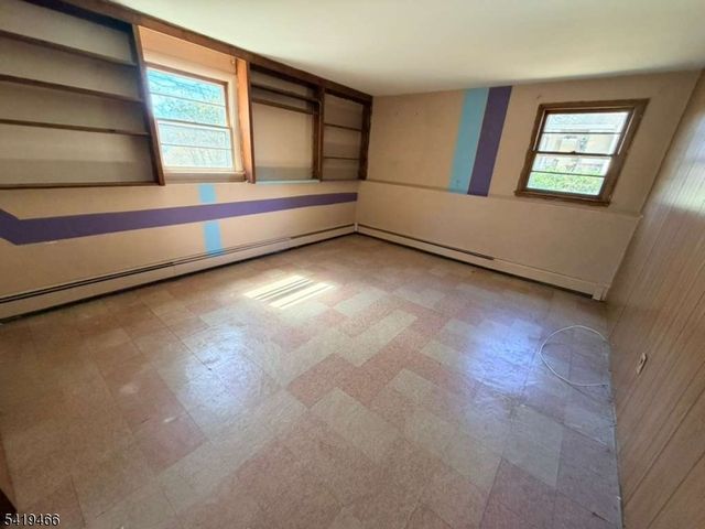 32 Lake Dr, Parsippany-troy Hills Twp., NJ 07005