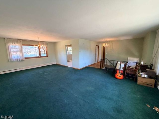 32 Lake Dr, Parsippany-troy Hills Twp., NJ 07005