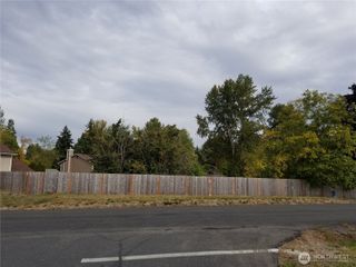 10100 2nd Court E, Tacoma, WA 98445