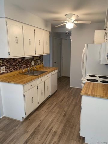 24731 Meadow Lane Lane 42, Harrison Charter Township, MI 48045