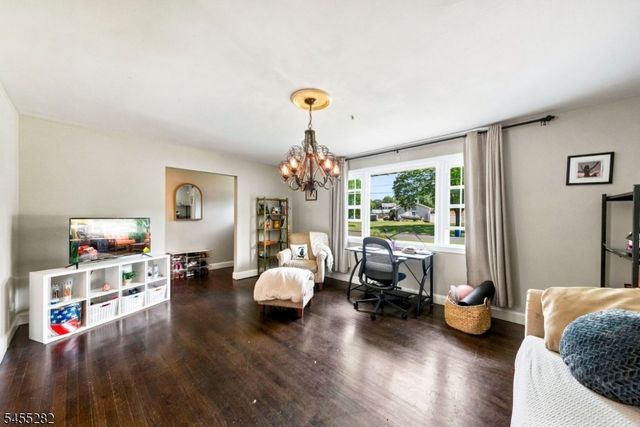 20 Claremont Dr, Hillsborough Twp., NJ 08844
