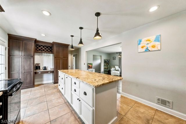 20 Claremont Dr, Hillsborough Twp., NJ 08844