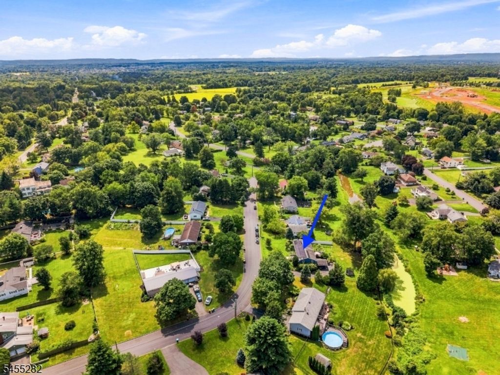 20 Claremont Dr, Hillsborough Twp., NJ 08844