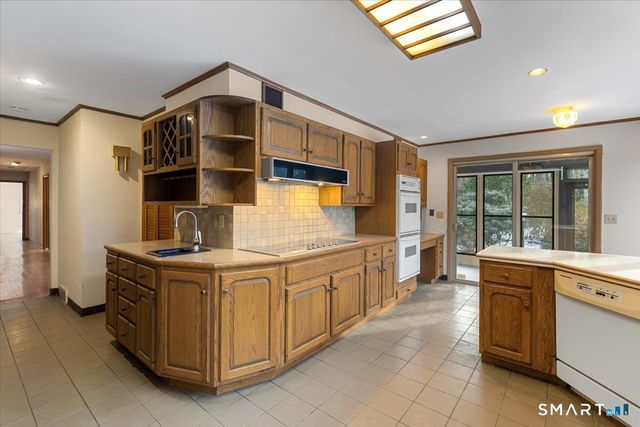 1405 Dunbar Hill Road, Hamden, CT 06514