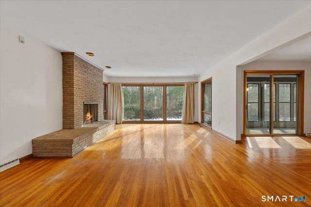 1405 Dunbar Hill Road, Hamden, CT 06514