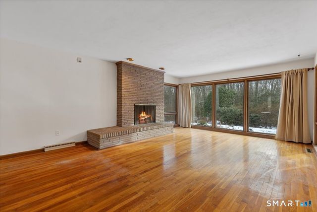 1405 Dunbar Hill Road, Hamden, CT 06514