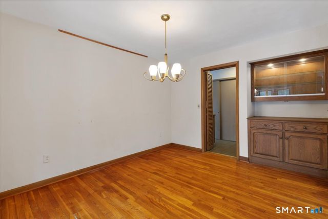 1405 Dunbar Hill Road, Hamden, CT 06514