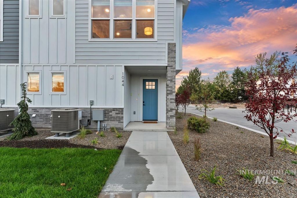 1044 W Melrose St, Boise, ID 83706 photo 2