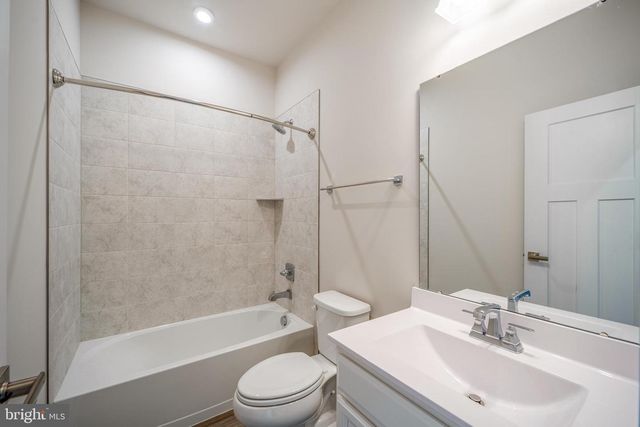 14062 SUNRISE VALLEY DR, Herndon, VA 20171