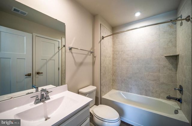 14062 SUNRISE VALLEY DR, Herndon, VA 20171