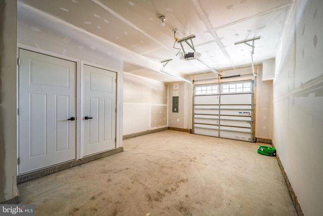 14062 SUNRISE VALLEY DR, Herndon, VA 20171