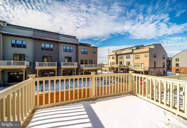 14062 SUNRISE VALLEY DR, Herndon, VA 20171