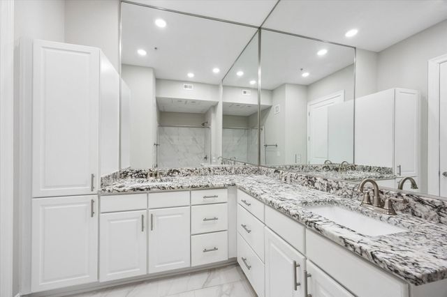 2111 Austin Street 628, Houston, TX 77002