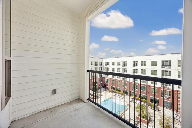 2111 Austin Street 628, Houston, TX 77002