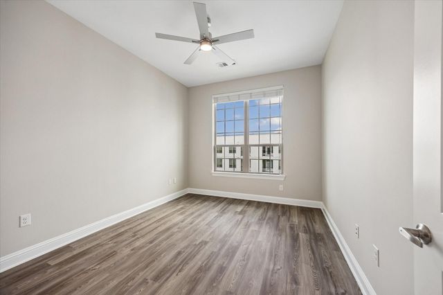 2111 Austin Street 628, Houston, TX 77002