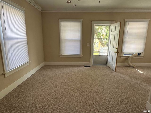 1421 NE GLENDALE Avenue, Peoria, IL 61603