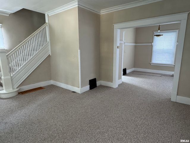 1421 NE GLENDALE Avenue, Peoria, IL 61603