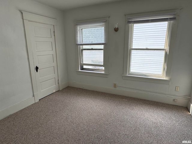 1421 NE GLENDALE Avenue, Peoria, IL 61603