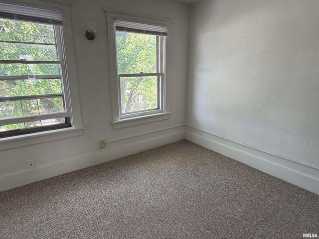 1421 NE GLENDALE Avenue, Peoria, IL 61603