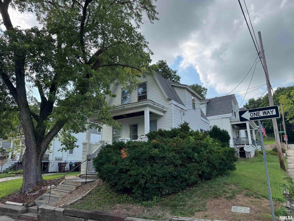 1421 NE GLENDALE Avenue, Peoria, IL 61603