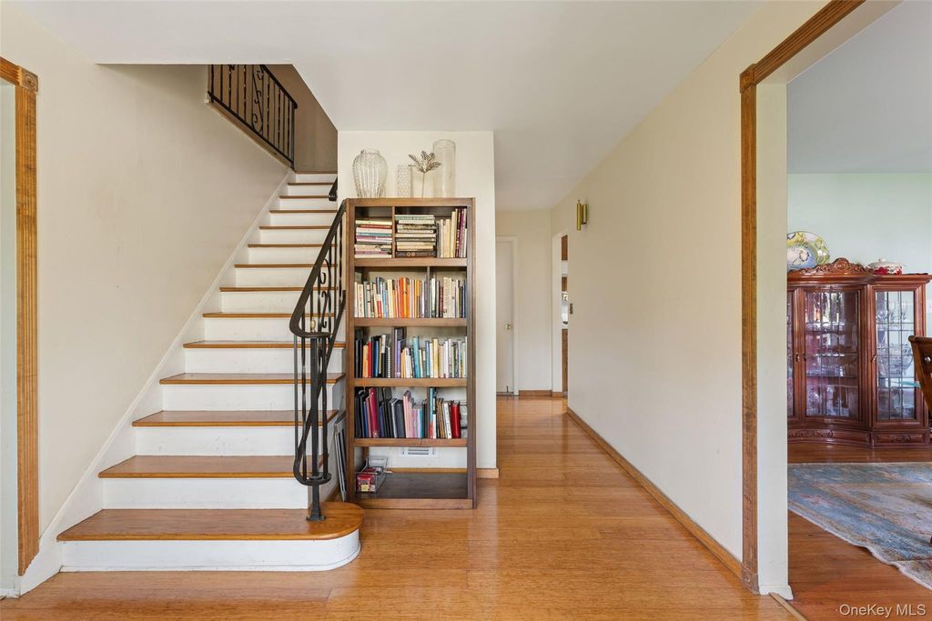 16 Cadillac Drive, New Rochelle, NY 10804 — photo 3