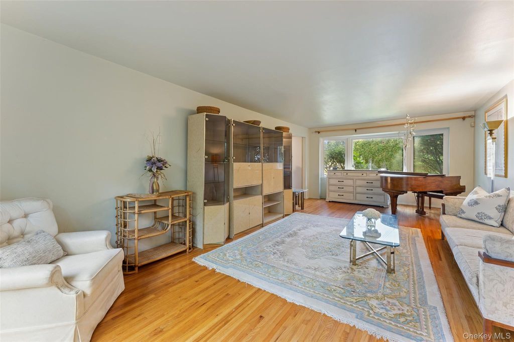 16 Cadillac Drive, New Rochelle, NY 10804 — photo 5