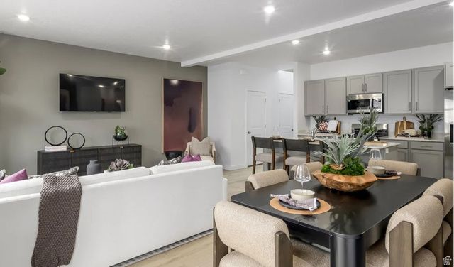 1562 W BRIGHT EYES LN, Saratoga Springs, UT 84045