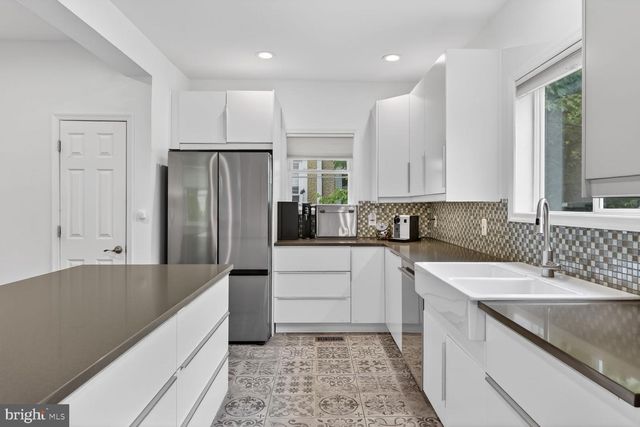 1205 EMERSON ST NW, Washington, DC 20011