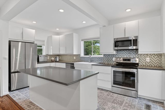 1205 EMERSON ST NW, Washington, DC 20011
