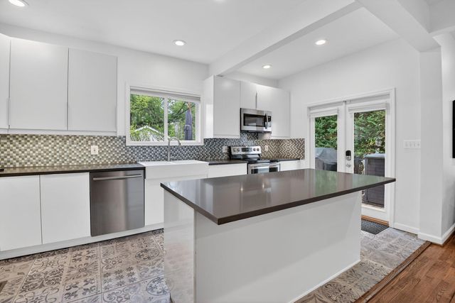 1205 EMERSON ST NW, Washington, DC 20011