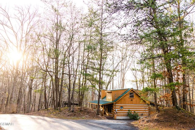 1655 S Mountain View Road, Sevierville, TN 37876